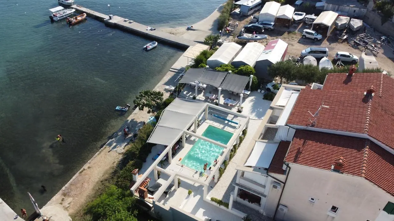 Guesthouse Raffaello Kampor